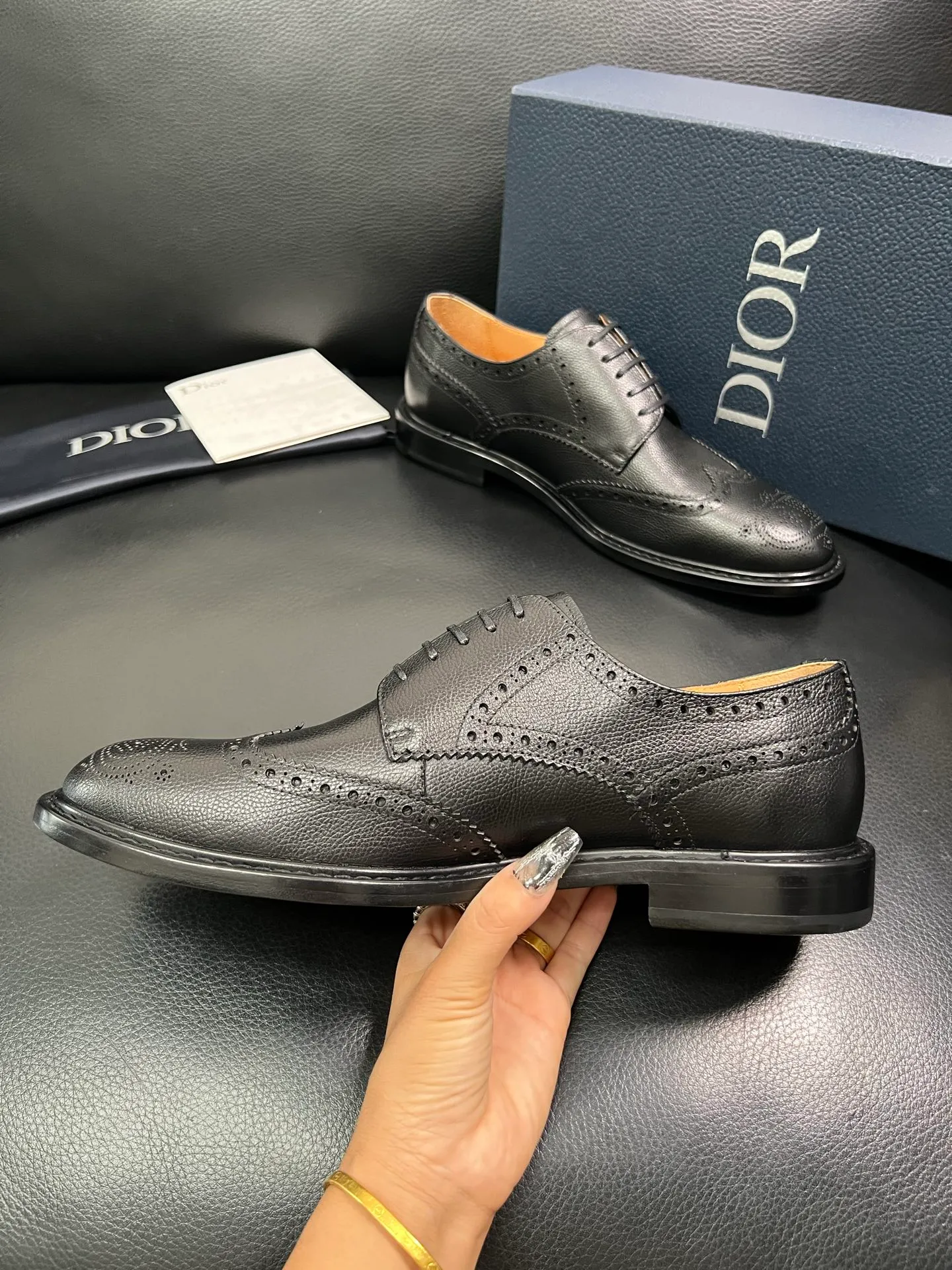 Men's shoes 💰940 Dior top purchasing agent, synchronized with Dior counters, original factory configuration, imported Italian cowhide, fully imported water-dyed cowhide lining, sole: original factory special supply, original sole super comfortable, original factory follow-up order 🔍🔍High quality, welcome to compare, code number 39-44 (can be ordered 38 45 46) 85868